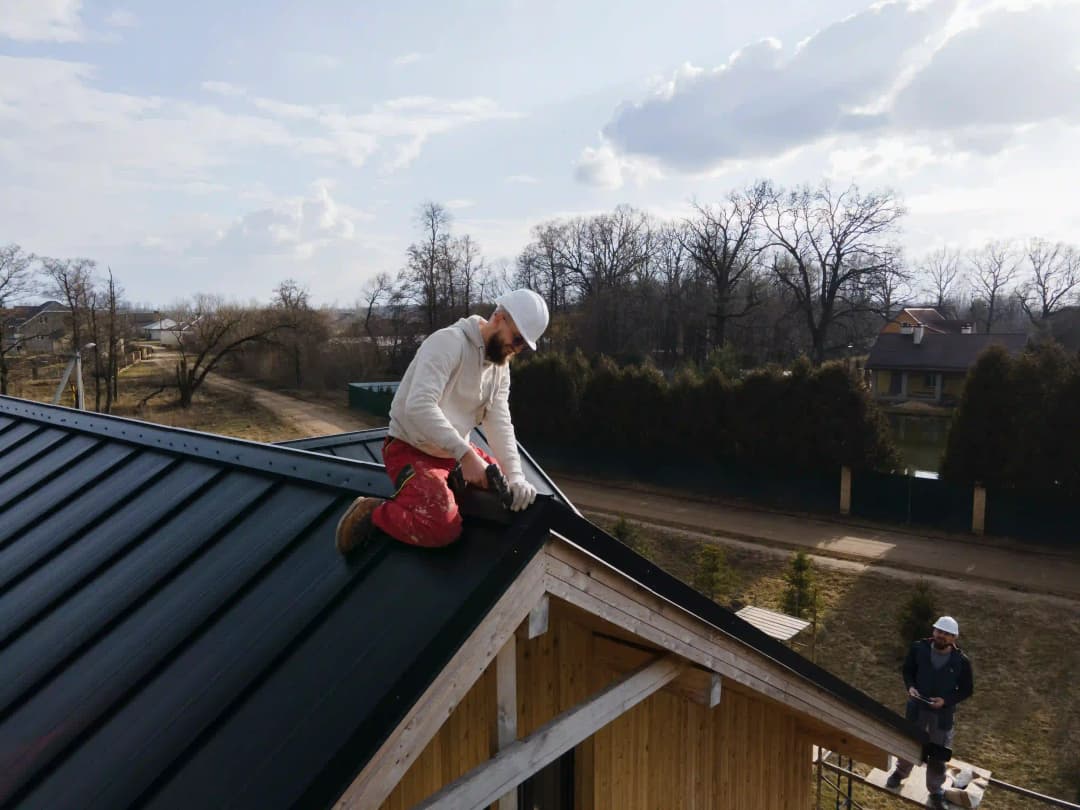 full-shot-roofer-working-with-helmet